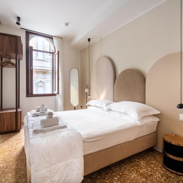 Palazzo Miracoli Apartments - Deluxe Apartment - 13