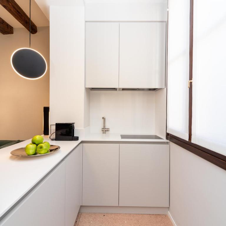 Palazzo Miracoli Apartments - Superior Apartment - 6