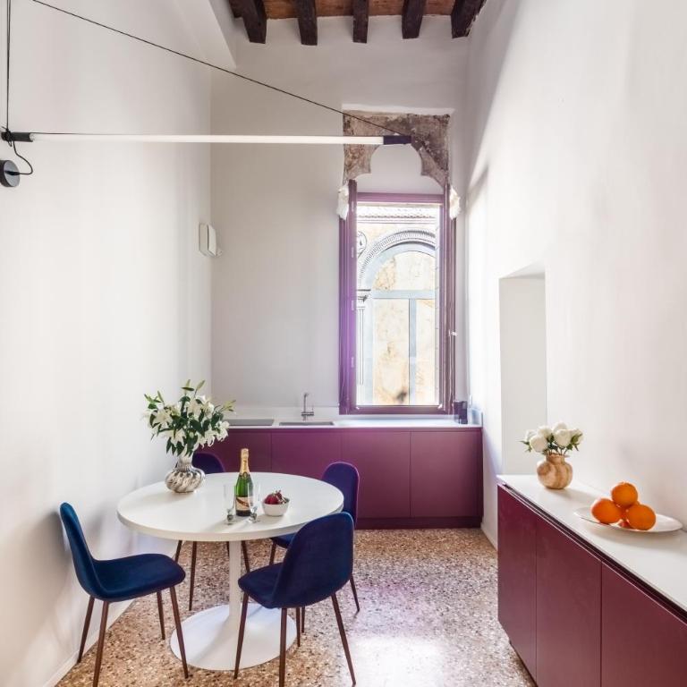 Palazzo Miracoli Apartments - Deluxe Apartment - 13