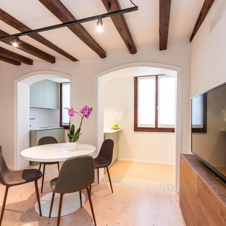 Palazzo Miracoli Apartments - Superior Apartment - 8