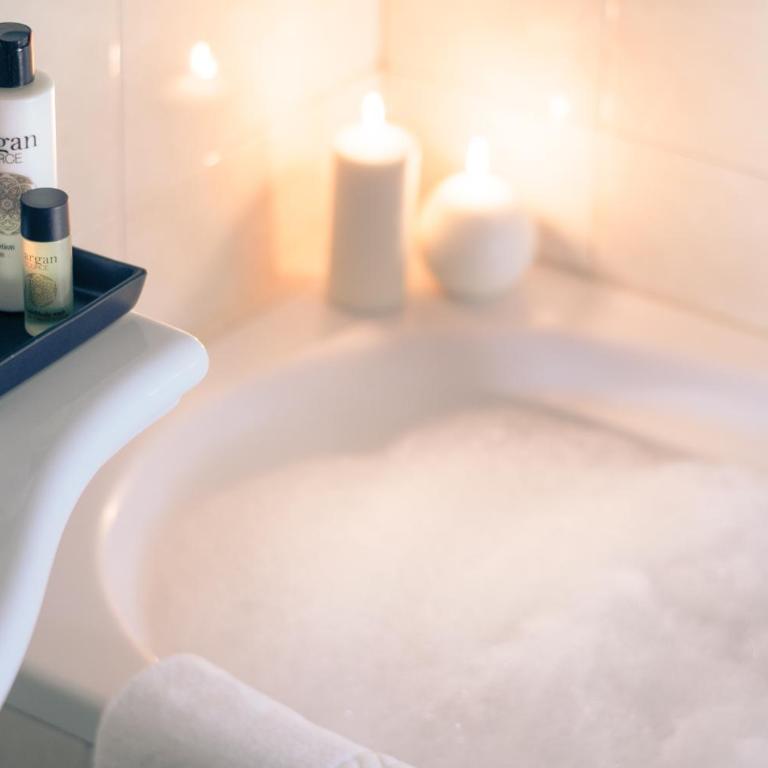 Hotel Cardinal of Florence - recommended for ages 25 to 55 - Camera Matrimoniale Superior con Vasca - 4