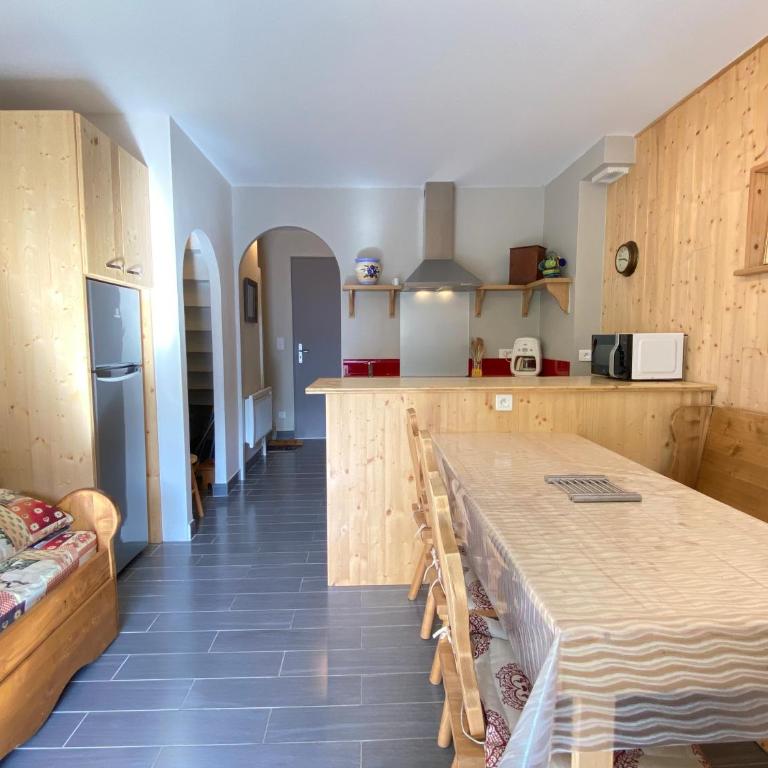 Joli chalet 60m2 proche du centre. parking. balcon - Appartement 2 Chambres - 1
