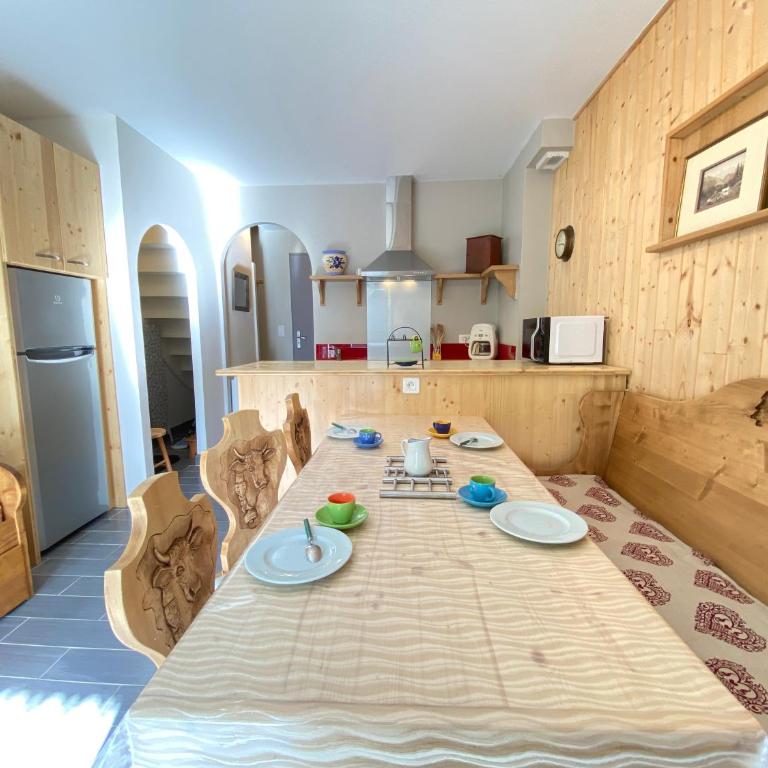 Joli chalet 60m2 proche du centre. parking. balcon - Appartement 2 Chambres - 12