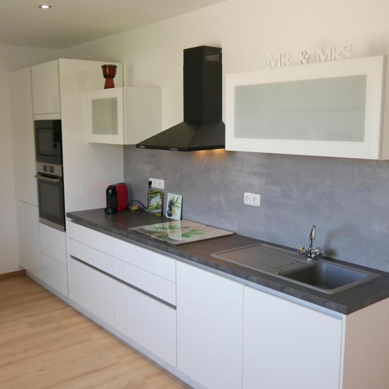 CLAUS RESCH APPARTEMENTS - E-Bike, Wandern, Minigolf, Familie, Urlaub an der Weinstraße - Grande Chambre Double - 8