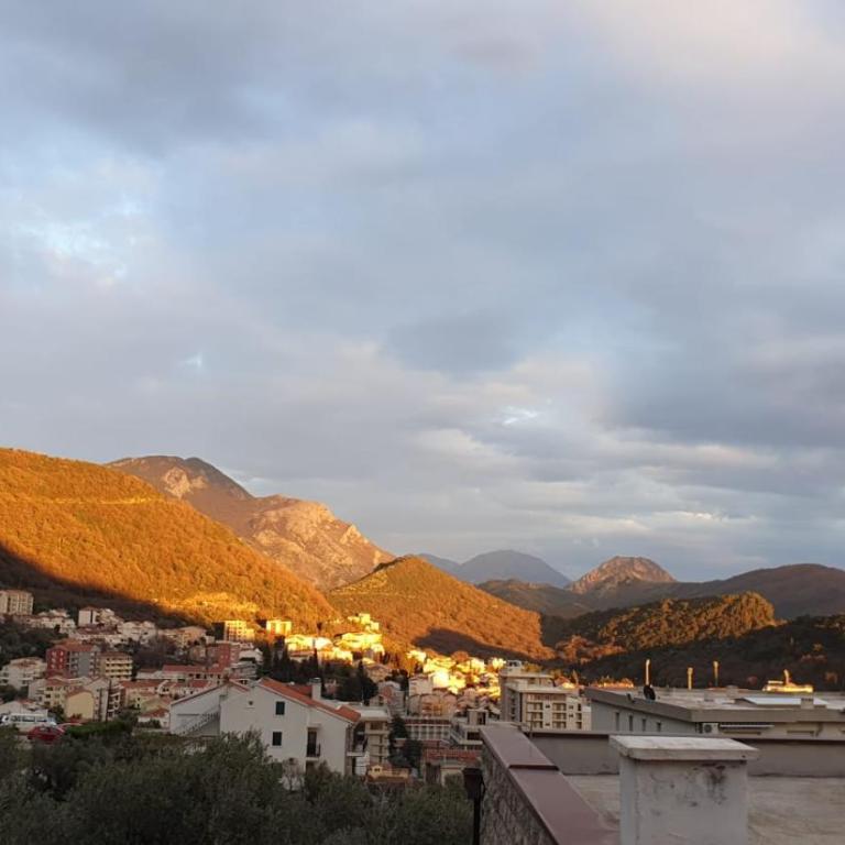 Romantic sea view apartment in Petrovac - Two-Bedroom Apartment - 3