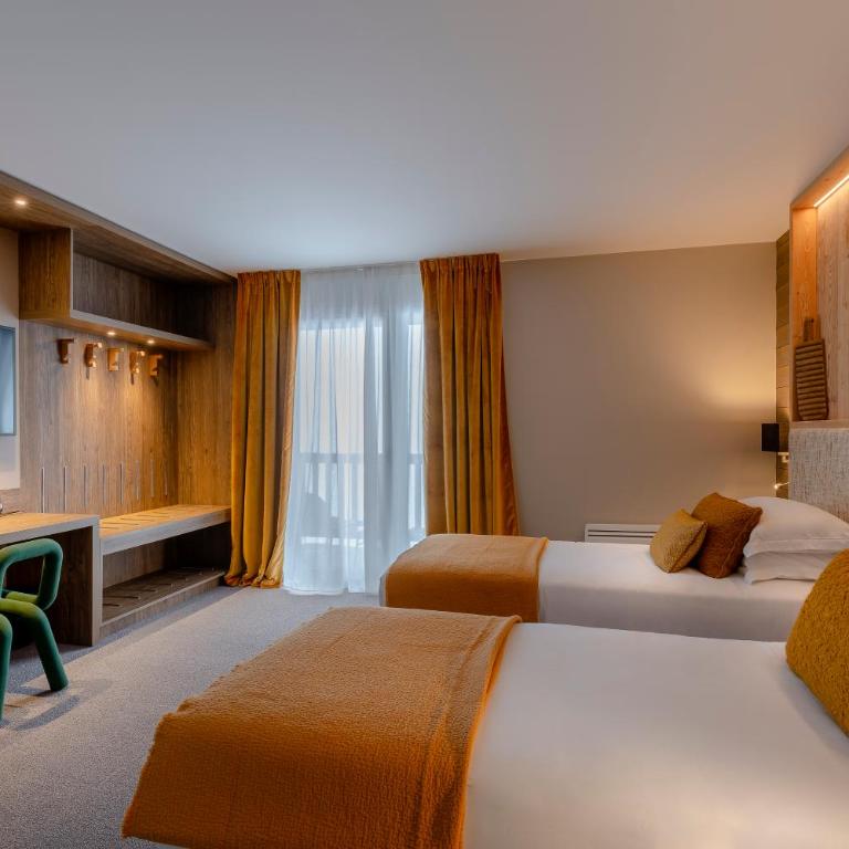 ILY Hotels & Spa La Rosiere - Chambre Quadruple avec Accès au Spa - Vue sur Montagne - 2