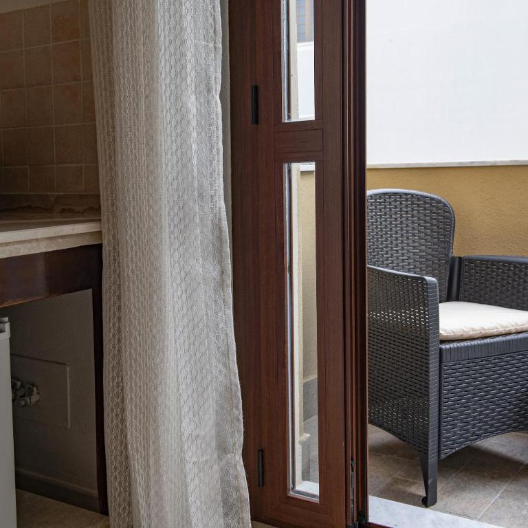 B&B I Gerani - Camera Matrimoniale con Balcone - 11