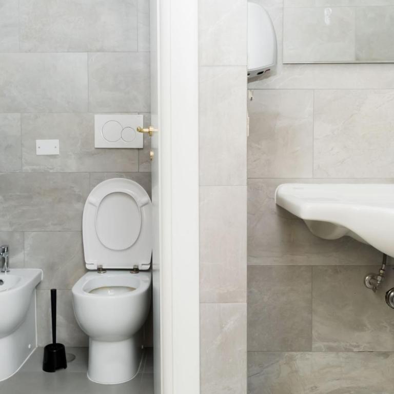 Free Hostels Roma - Posto Letto in Dormitorio Misto con 10 Letti - 10