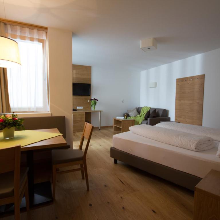 Berglife Appartements - Apartment mit 1 Schlafzimmer und Balkon mit eingeschränkter Aussicht - 4