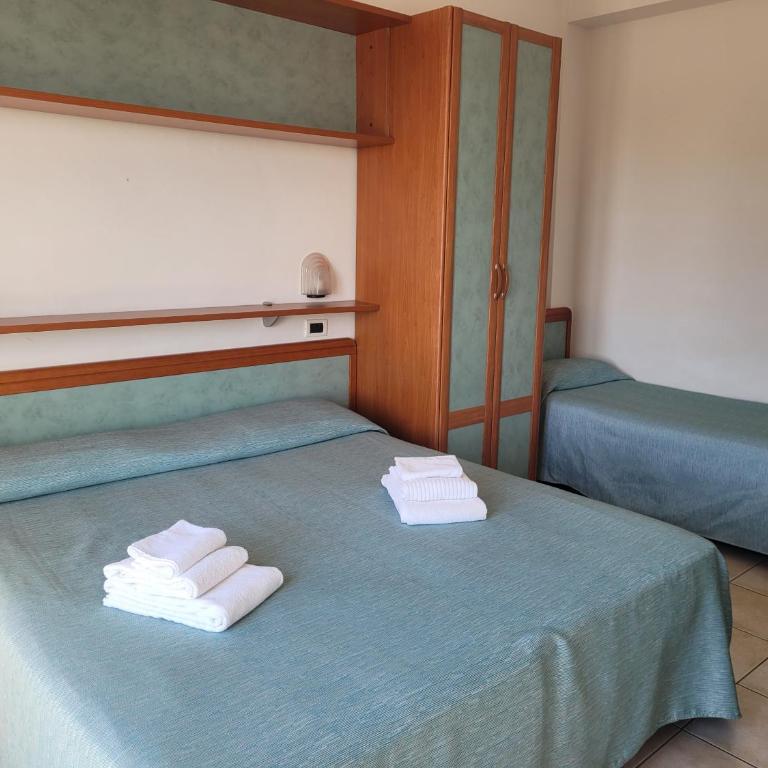 HOTEL ADRIA BEACH - Camera Tripla Budget - 3