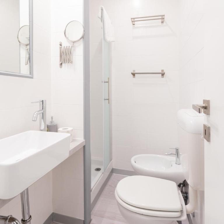 White Gioberti Guesthouse - Camera Familiare - 11