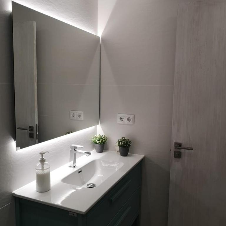 Casa Serral - Three-Bedroom Townhouse - 13