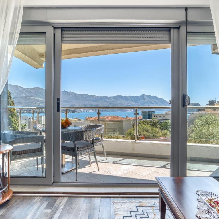 Apartment With a View - One-Bedroom Apartment - 18