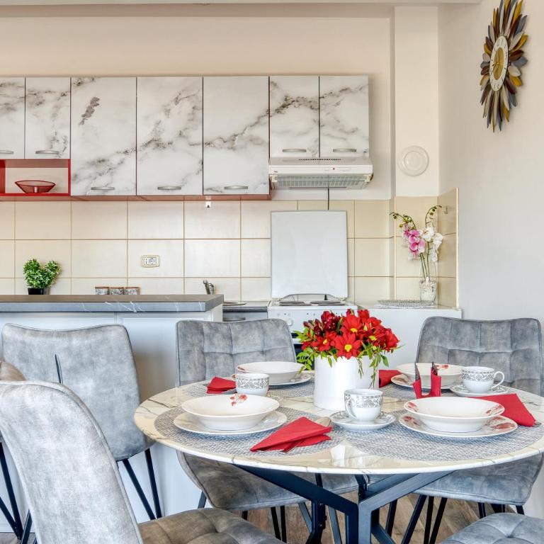 Apartment With a View - One-Bedroom Apartment - 14