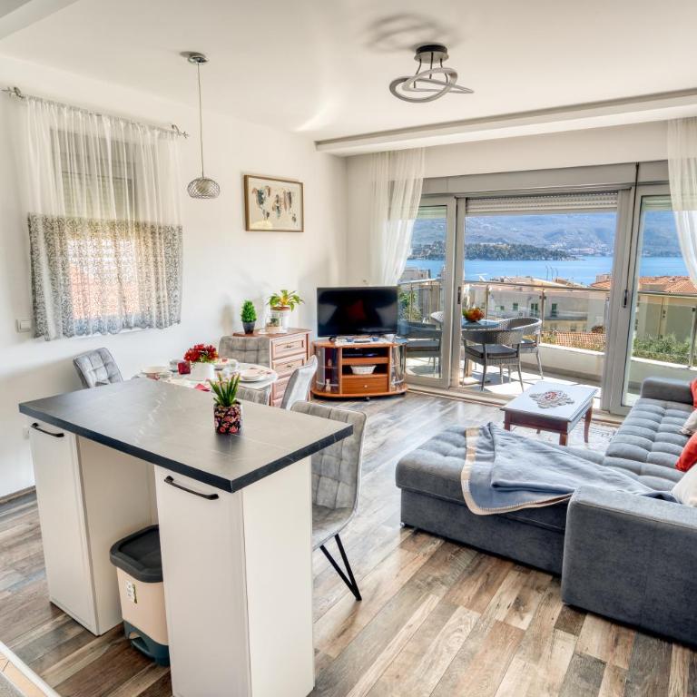 Apartment With a View - One-Bedroom Apartment - 7