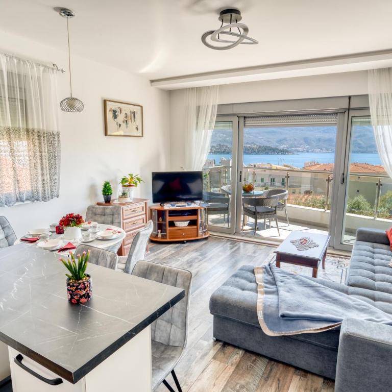 Apartment With a View - One-Bedroom Apartment - 15