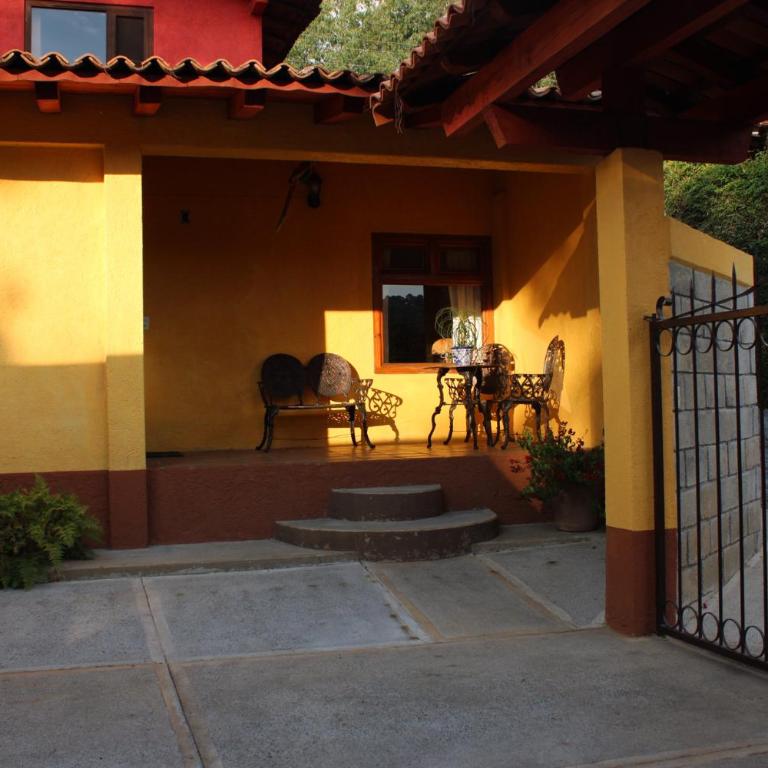 Betos Departamentos - Habitación Familiar con terraza - 2
