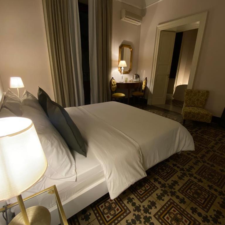 Stesicoro in Fiera - Triple Room with Private External Bathroom - 8