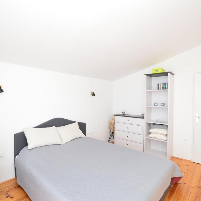 Olive apartments - One-Bedroom Apartment - 5