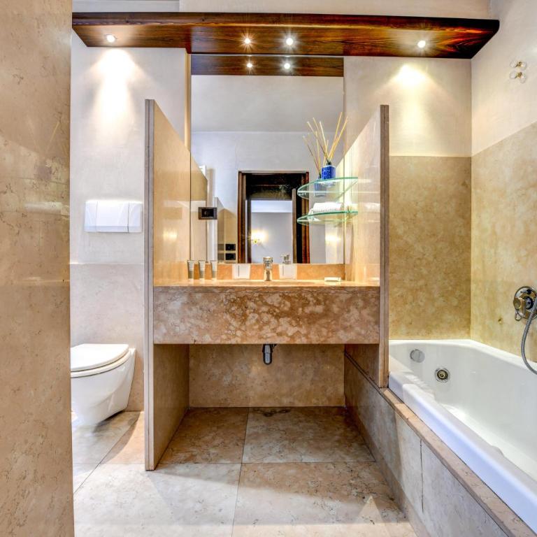 Prestige Suite Sirmione - Camera Queen Deluxe - 16
