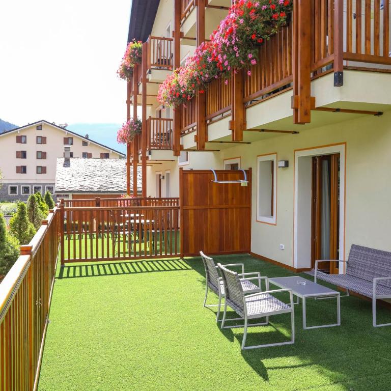 Hotel Crampon - Camera Superior Matrimoniale/Doppia con Letti Singoli con Balcone - 1