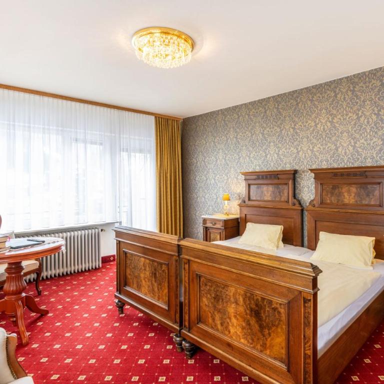 Kurhotel & Hotel Mozart - Doppelzimmer mit Balkon - 2