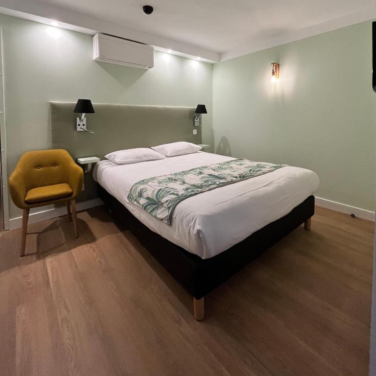 Hôtel Astria - Chambre Quadruple Confort - 1