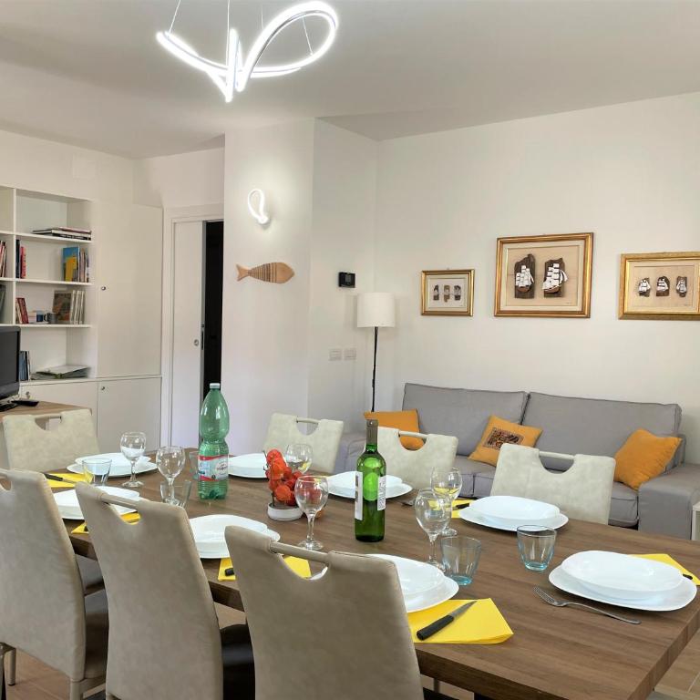 GIORNI FELICI ampio appartamento a piano terra, tutto nuovo, giardino, park e bikepark - Appartamento con 3 Camere da Letto - 4