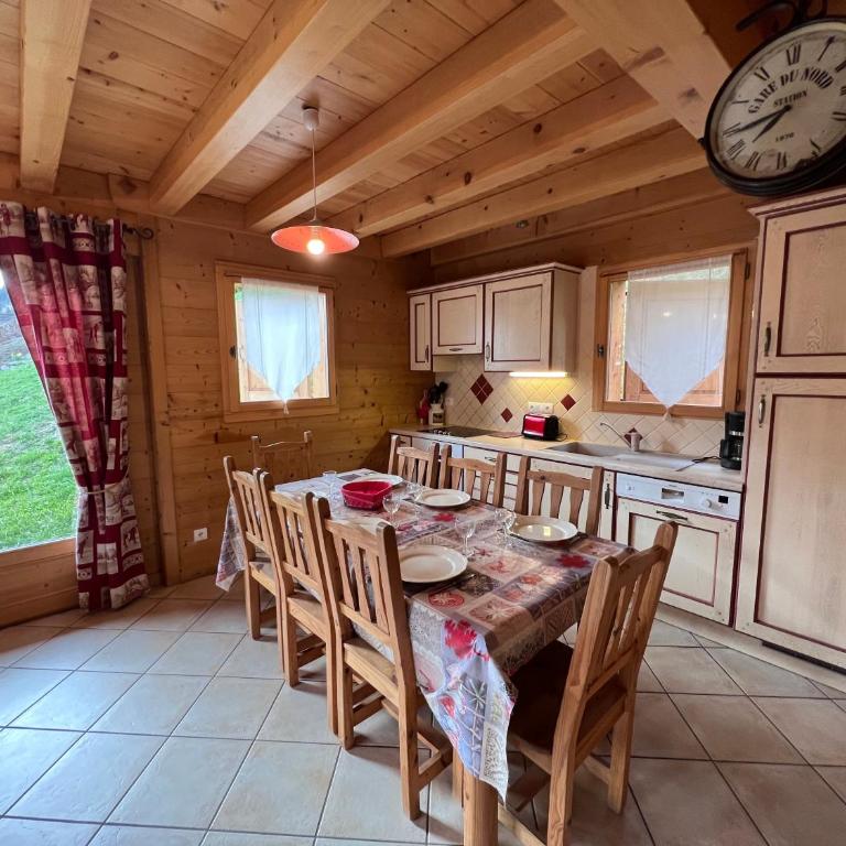 AULP DE SUZ 1 - Demi chalet avec vue montagnes, proche arrêt de navettes - Wifi- Garage et parking - Appartement 2 Chambres avec Vue sur la Montagne - 8