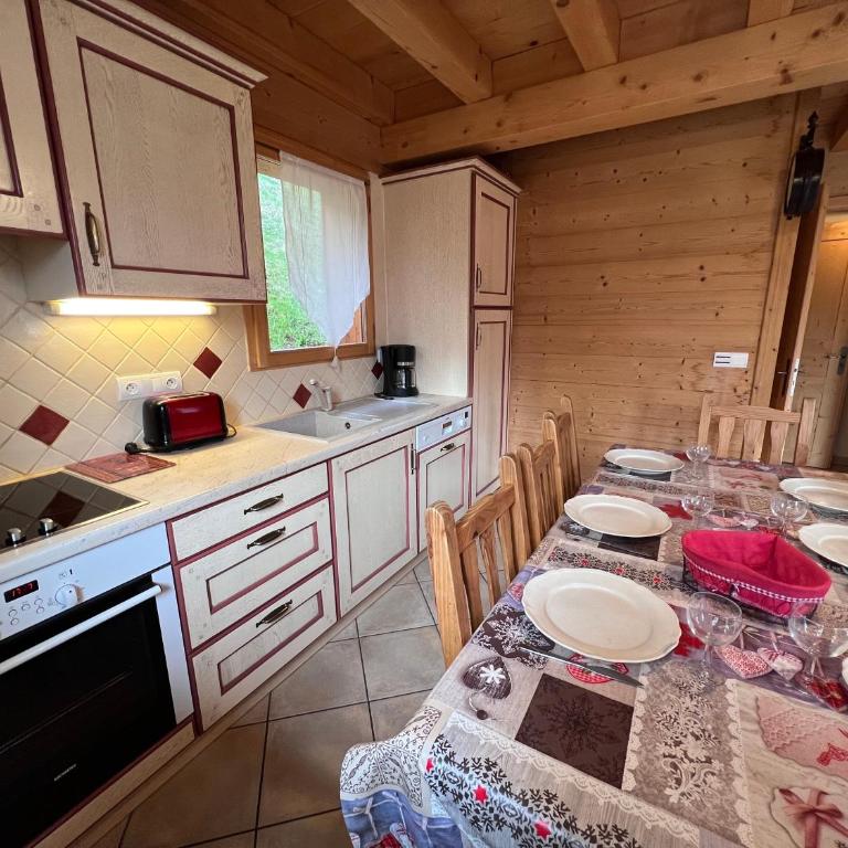 AULP DE SUZ 1 - Demi chalet avec vue montagnes, proche arrêt de navettes - Wifi- Garage et parking - Appartement 2 Chambres avec Vue sur la Montagne - 4