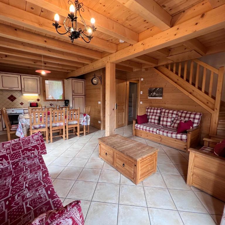 AULP DE SUZ 1 - Demi chalet avec vue montagnes, proche arrêt de navettes - Wifi- Garage et parking - Appartement 2 Chambres avec Vue sur la Montagne - 7