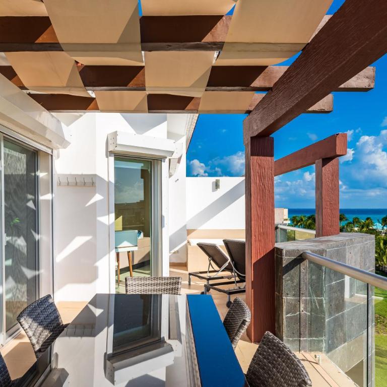 Casa Marbella Ocean View Penthouse apts - Three-Bedroom Apartment - 44