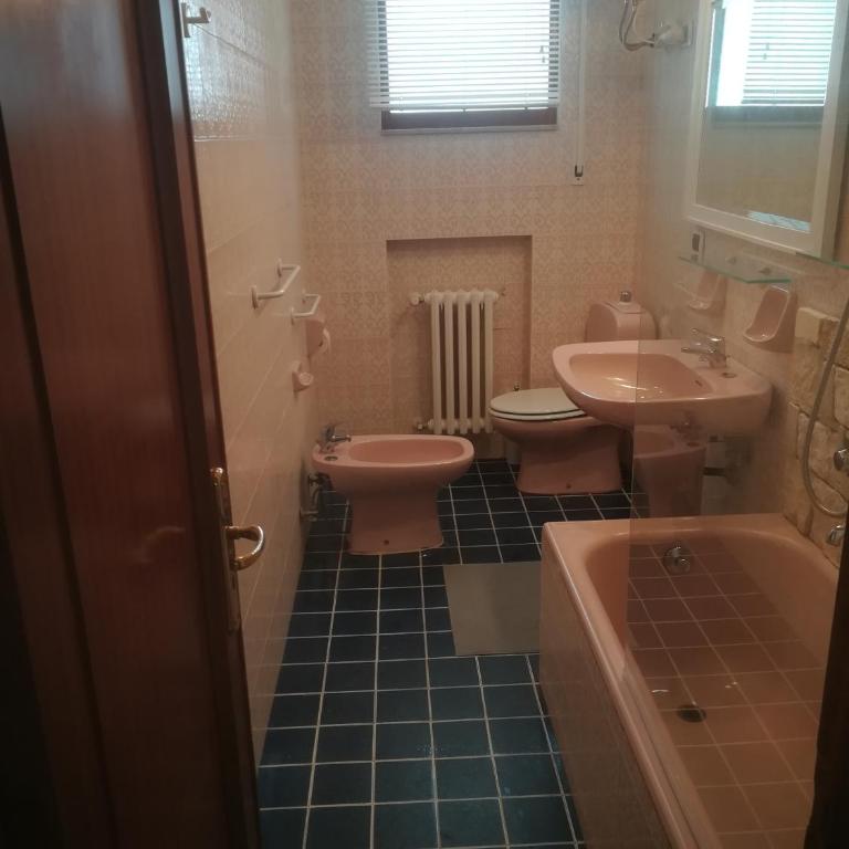 GIANNA HOUSE - Camera Matrimoniale con Bagno in Comune - 21