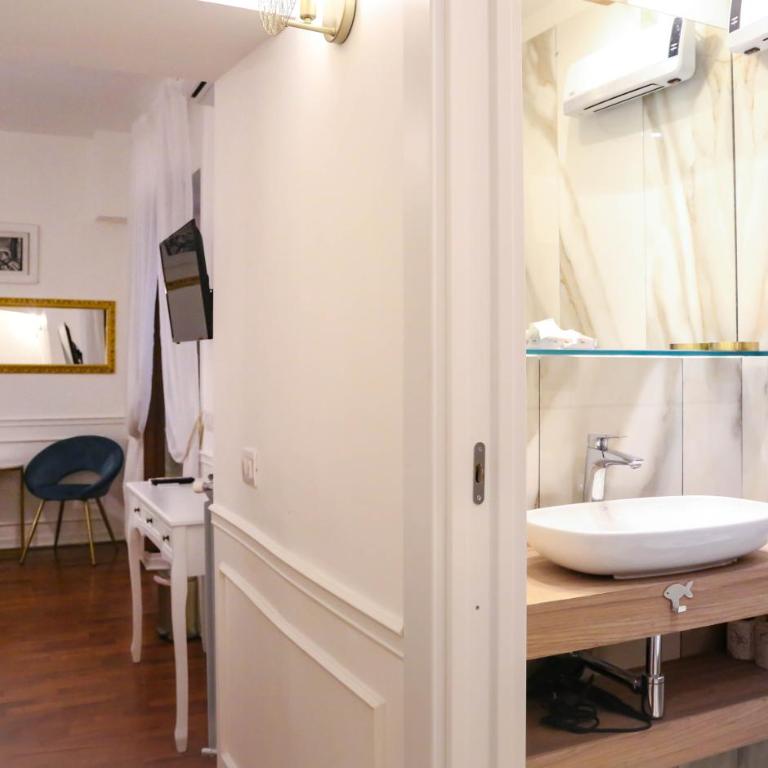 Mama House Roma - Camera Matrimoniale con Bagno Privato - 2