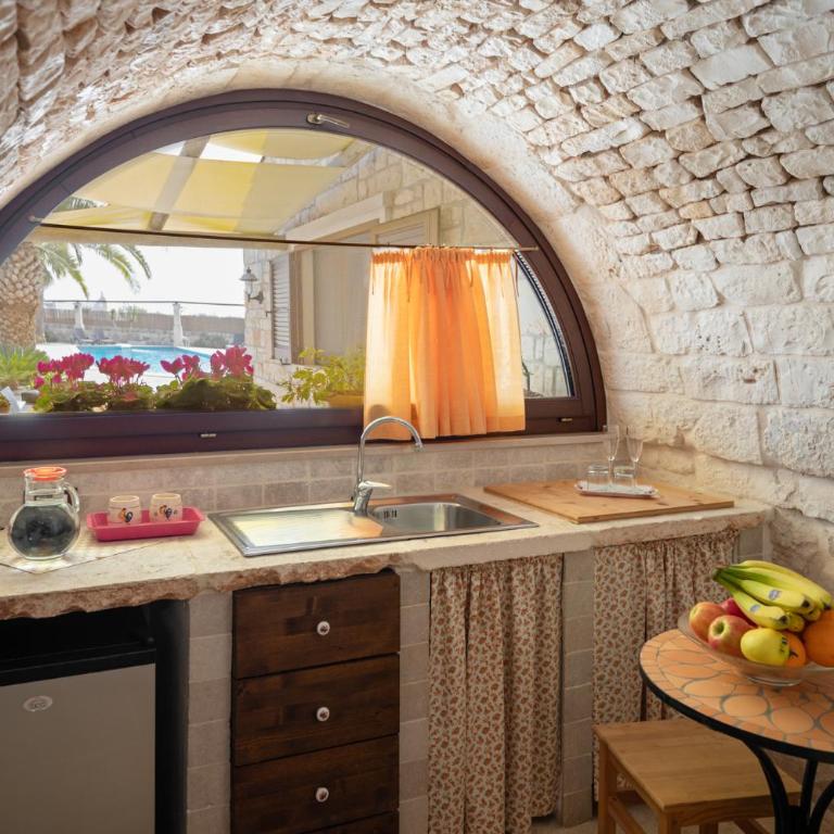 Trulli D'autore - Trullo Junior Suite with Pool View - 11
