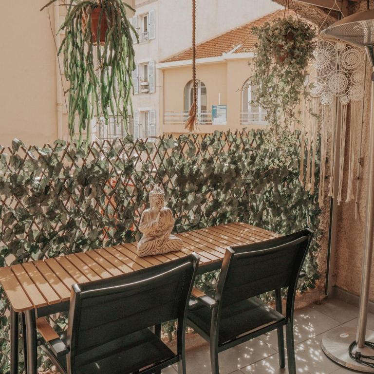 Studio tt confort coeur ville avec terrasse et parking gratuit - Appartement 1 Chambre - 2