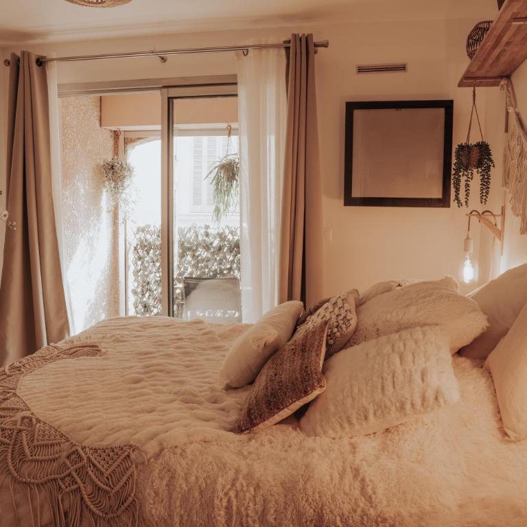 Studio tt confort coeur ville avec terrasse et parking gratuit - Appartement 1 Chambre - 5