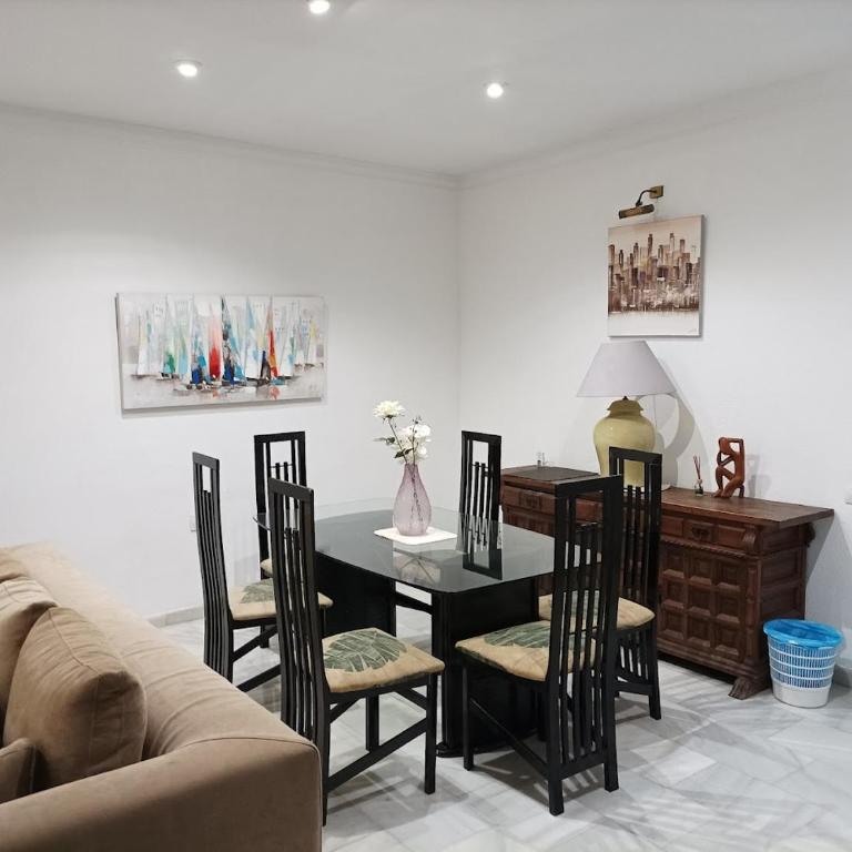 Large 2 bed Apt Puerto Banus Marina Private Parking - Apartamento de 2 dormitorios - 4