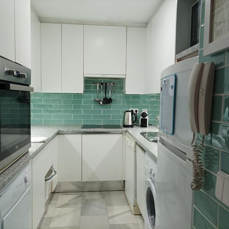 Large 2 bed Apt Puerto Banus Marina Private Parking - Apartamento de 2 dormitorios - 6