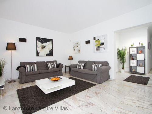 Villa Benedicte sea view, heated pool, bedroom A/C, WiFi, SKY, short walk to Puerto del Carmen - Villa de 3 dormitorios - 6