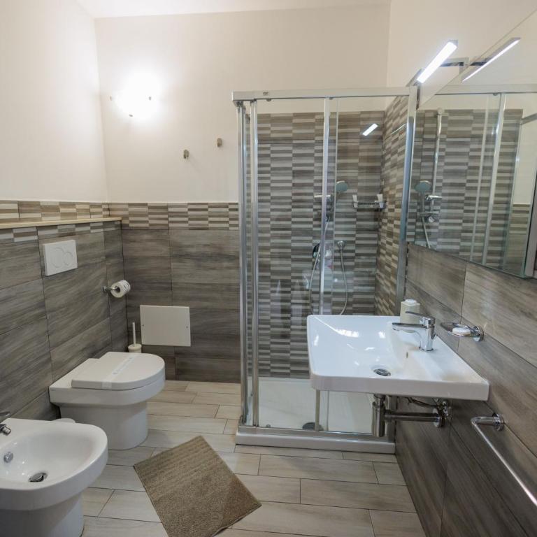 Fuori Rotta Rooms - Camera Tripla con Bagno Privato - 11