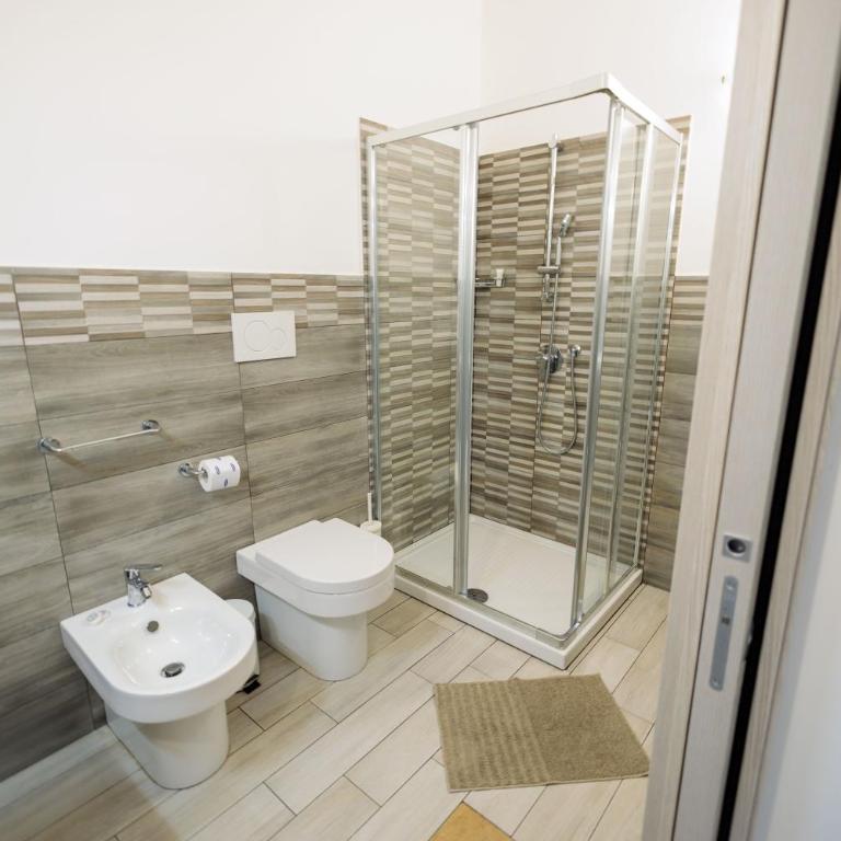 Fuori Rotta Rooms - Camera Matrimoniale con Bagno Privato - 9