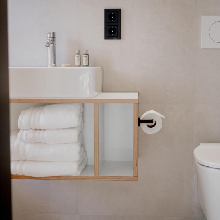 Allgäuer Genusshotel und Historischer Dorfgasthof Hirsch - Doppelzimmer mit Balkon - Neubau - 3