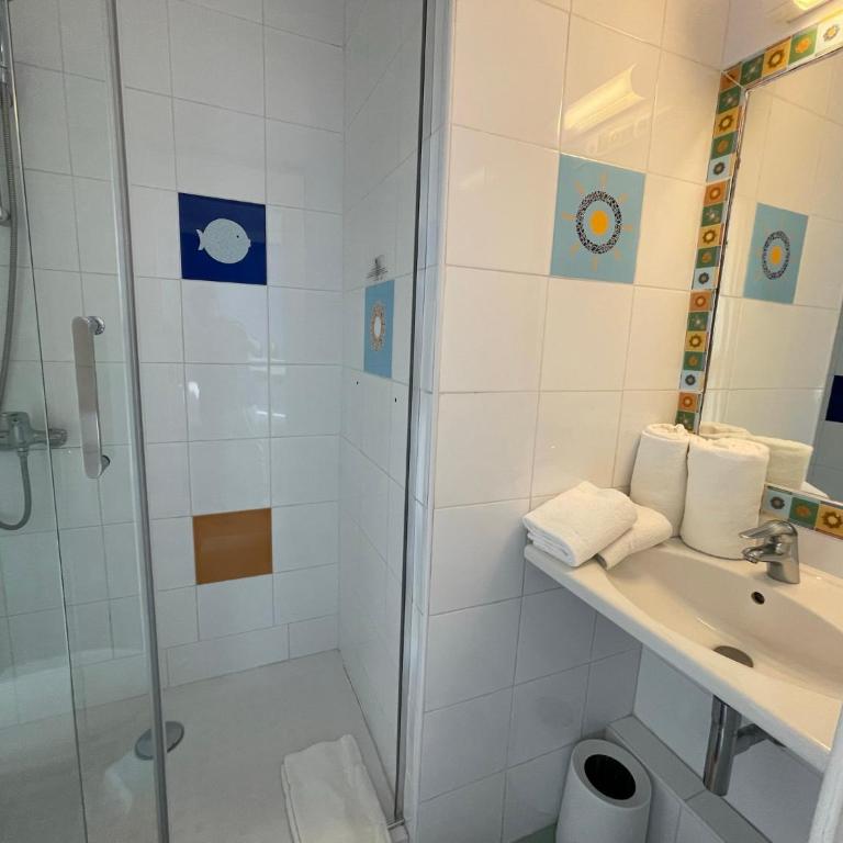 Hôtel Le Mirage - 2 Chambres Communicantes (2 Adultes et 2 Enfants) - 2