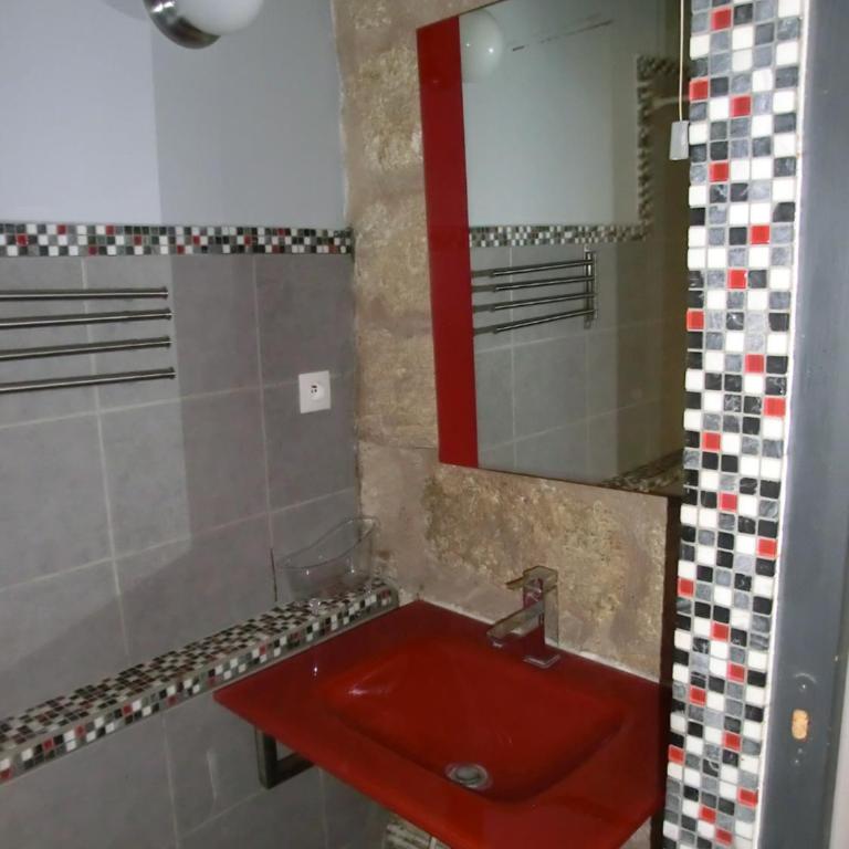 Chambre sur jardin secret - Avignon Centre - Climatisée - Chambre Double avec Salle de Bains Privative - 10