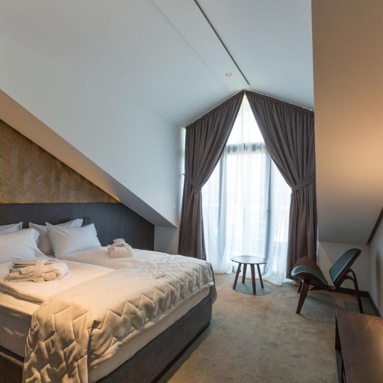 Hotel Crni Vrh - Standardna Porodična Soba - 4