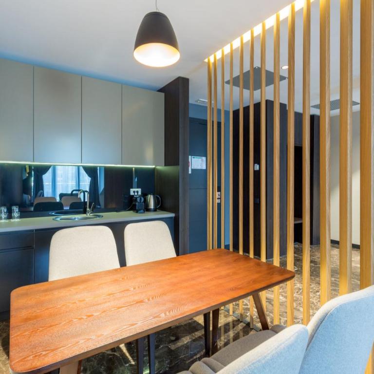 Hotel Crni Vrh - Standardna Porodična Soba - 8