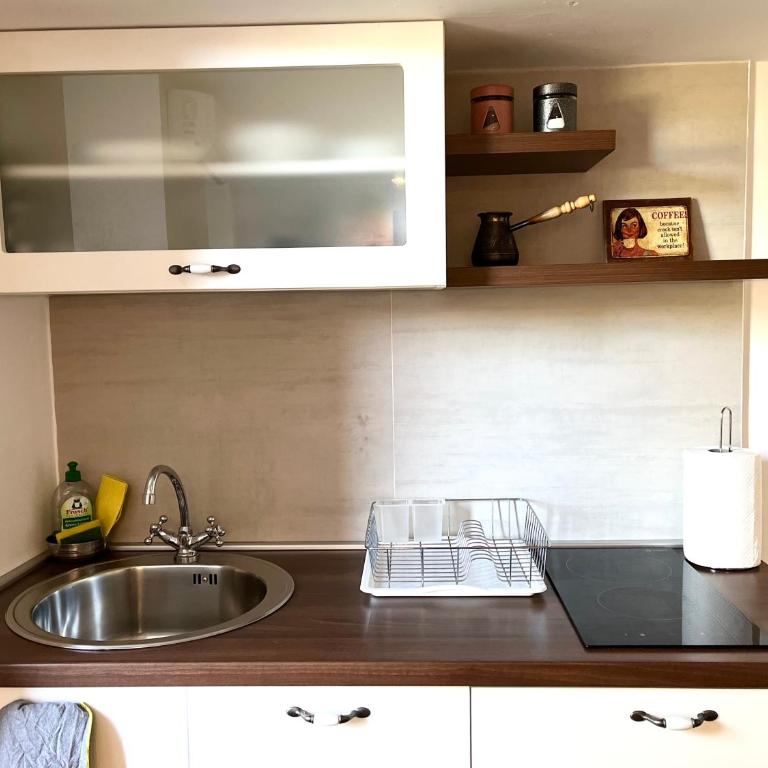 HealthyStudio512 Apartments - Double Room with Extra Bed - 8