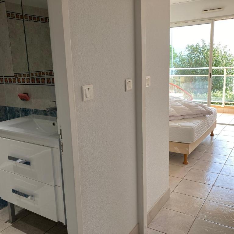 Appartement VAIANA avec piscine en bord de mer - Appartement 1 Chambre - 11