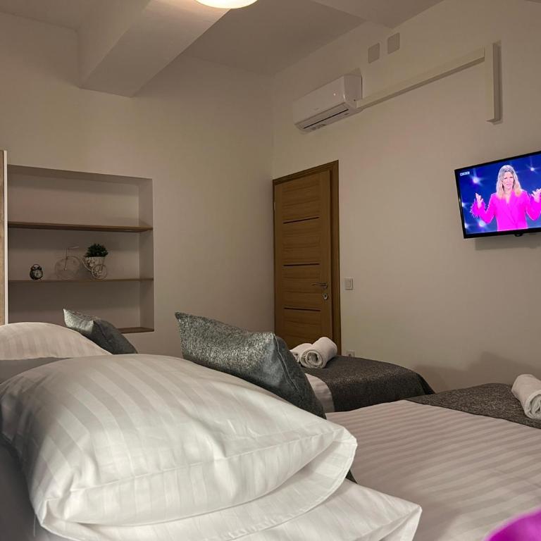 Penthouse City Center - Two-Bedroom Apartment - 8